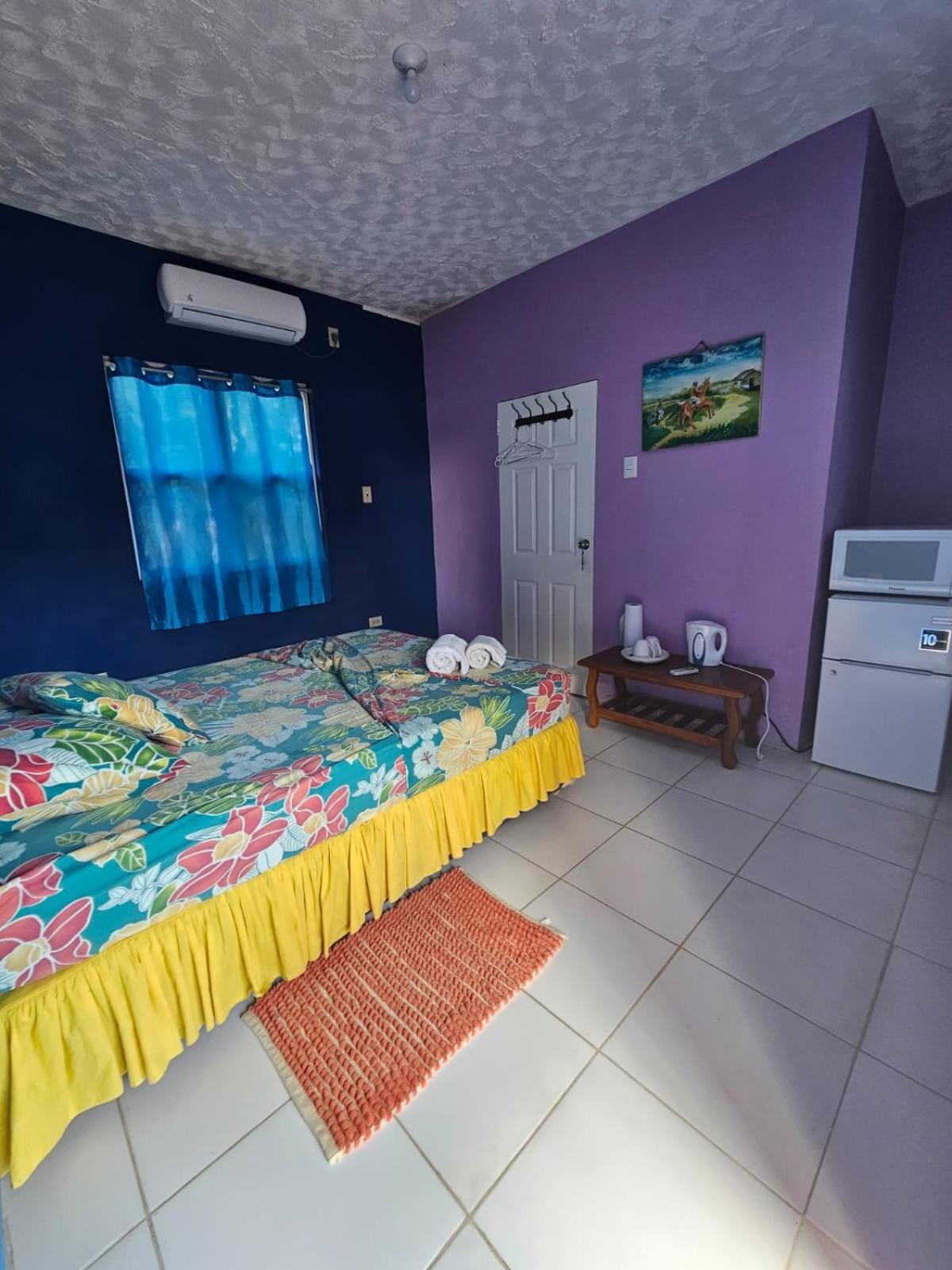 Fish Tobago Guesthouse Or Joy And Brandon Guesthouse Buccoo Quarto foto